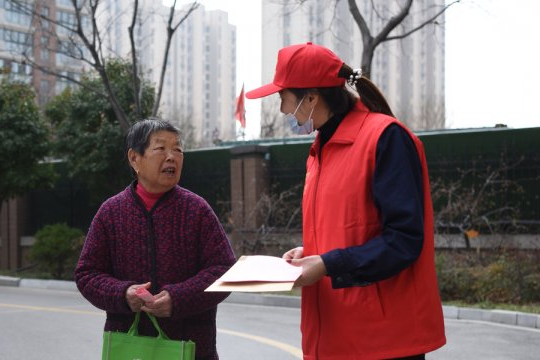 弘扬雷锋精神丨济宁能源“万众红心”志愿者服务队走进社区