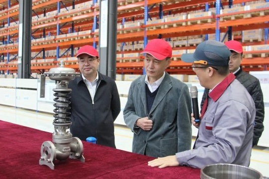 郭锦华陪同招商银行济宁分行客人到精密制造产业园、梁山港参观考察