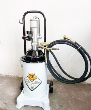 阳城煤电：引进风动注油机省时省事又省力