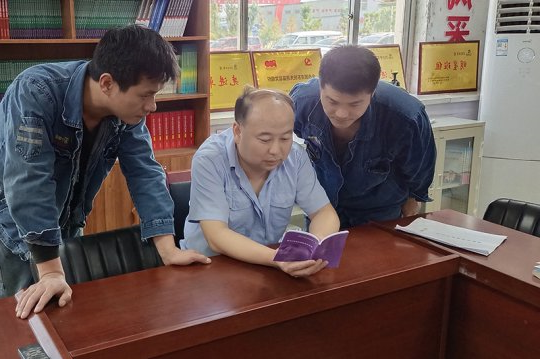 朱家峁煤矿“口袋书”助推机电管理工作持续提升