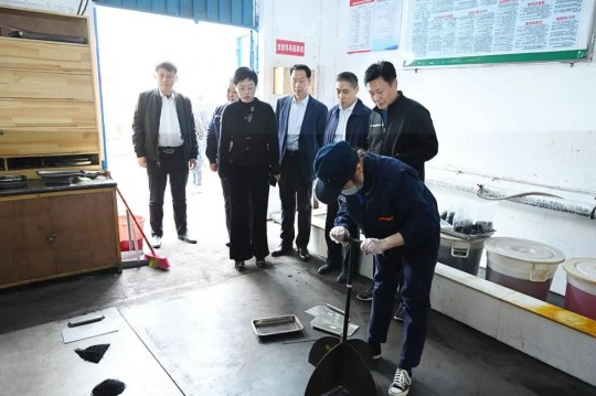 孟进到集团公司职工职业技能大赛现场指导工作