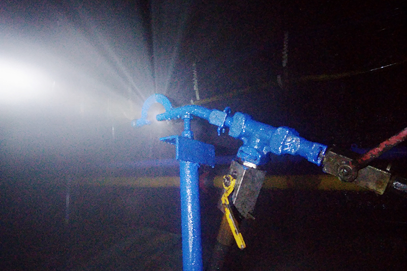 2022年1月5日朱家峁煤矿新型全断面喷雾装置改造再升级（陈忠民摄）.jpg
