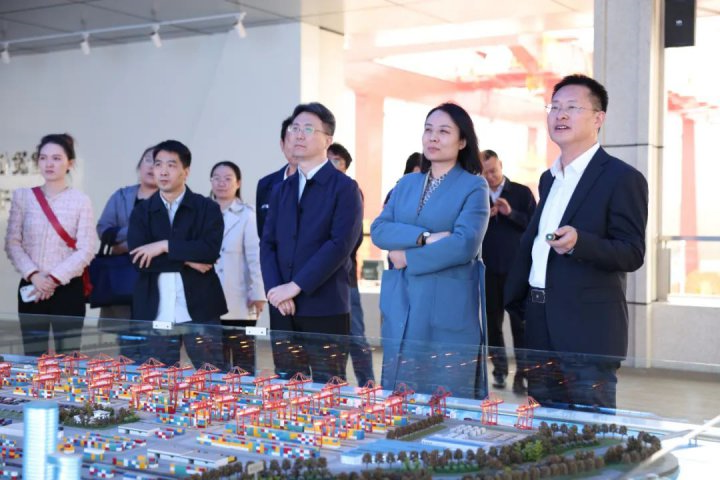 山东大学智能通讯与网络博士团队到济宁能源开展调研