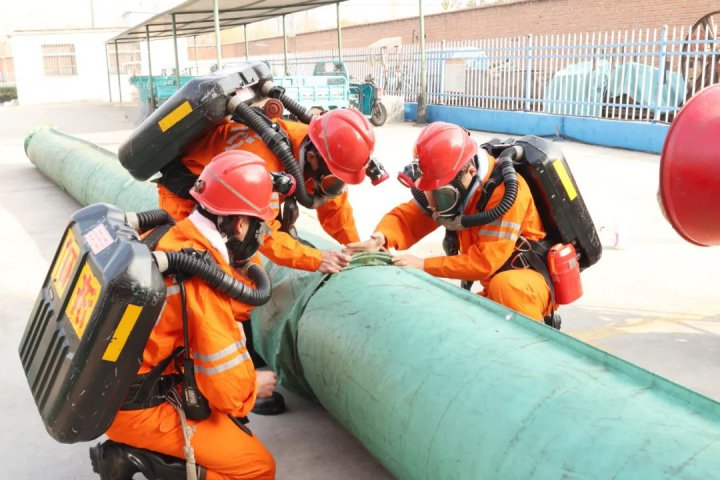 济矿集团救护中队顺利通过2023年度矿山救护队标准化达标验收