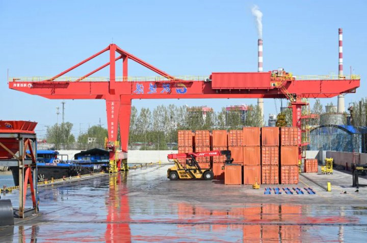 全面消除视觉盲区！跃进港龙门吊监控系统升级