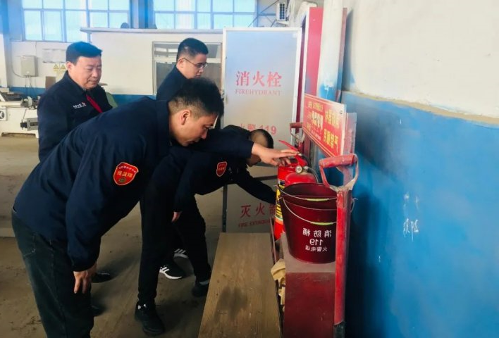 密织“群监网”，金桥煤矿群监员查隐患在行动