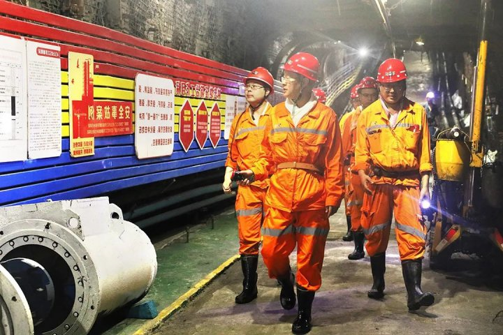 王崇景到运河煤矿检查指导工作