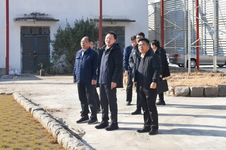 王崇景到港建公司调研指导工作